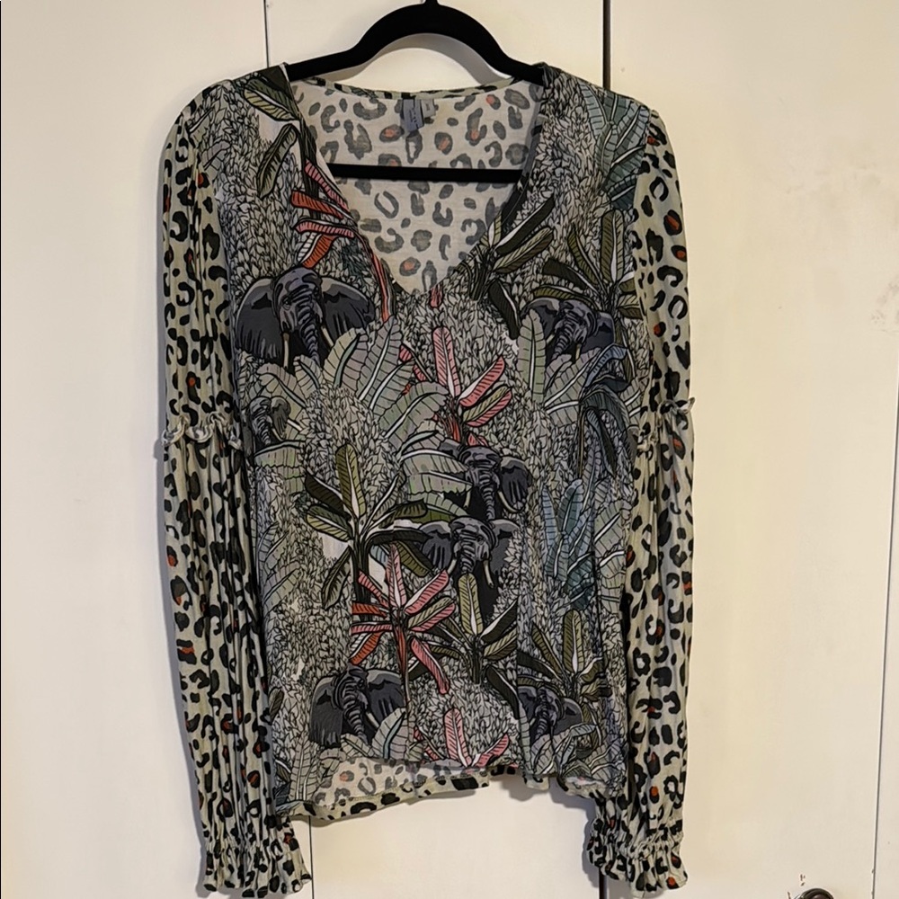 Blue and Gray Graphic V-Neck Blouse with Long Sleeves